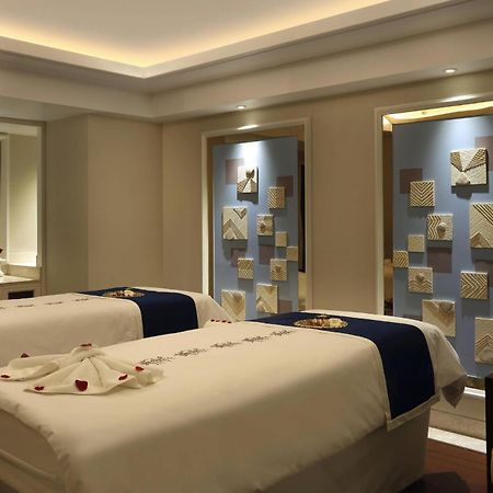 Sheraton Grand Pune Bund Garden Hotel Exteriör bild