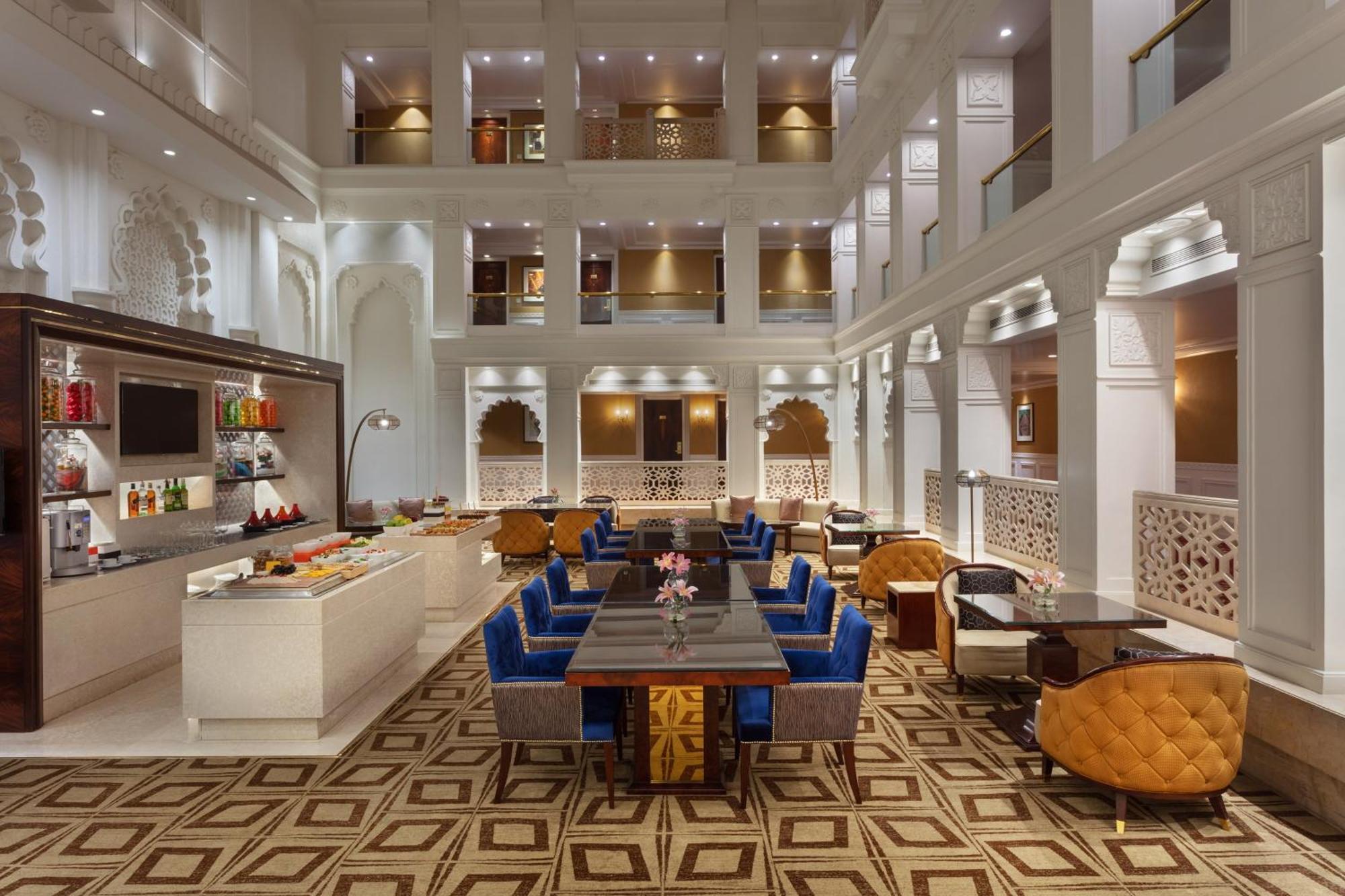 Sheraton Grand Pune Bund Garden Hotel Exteriör bild