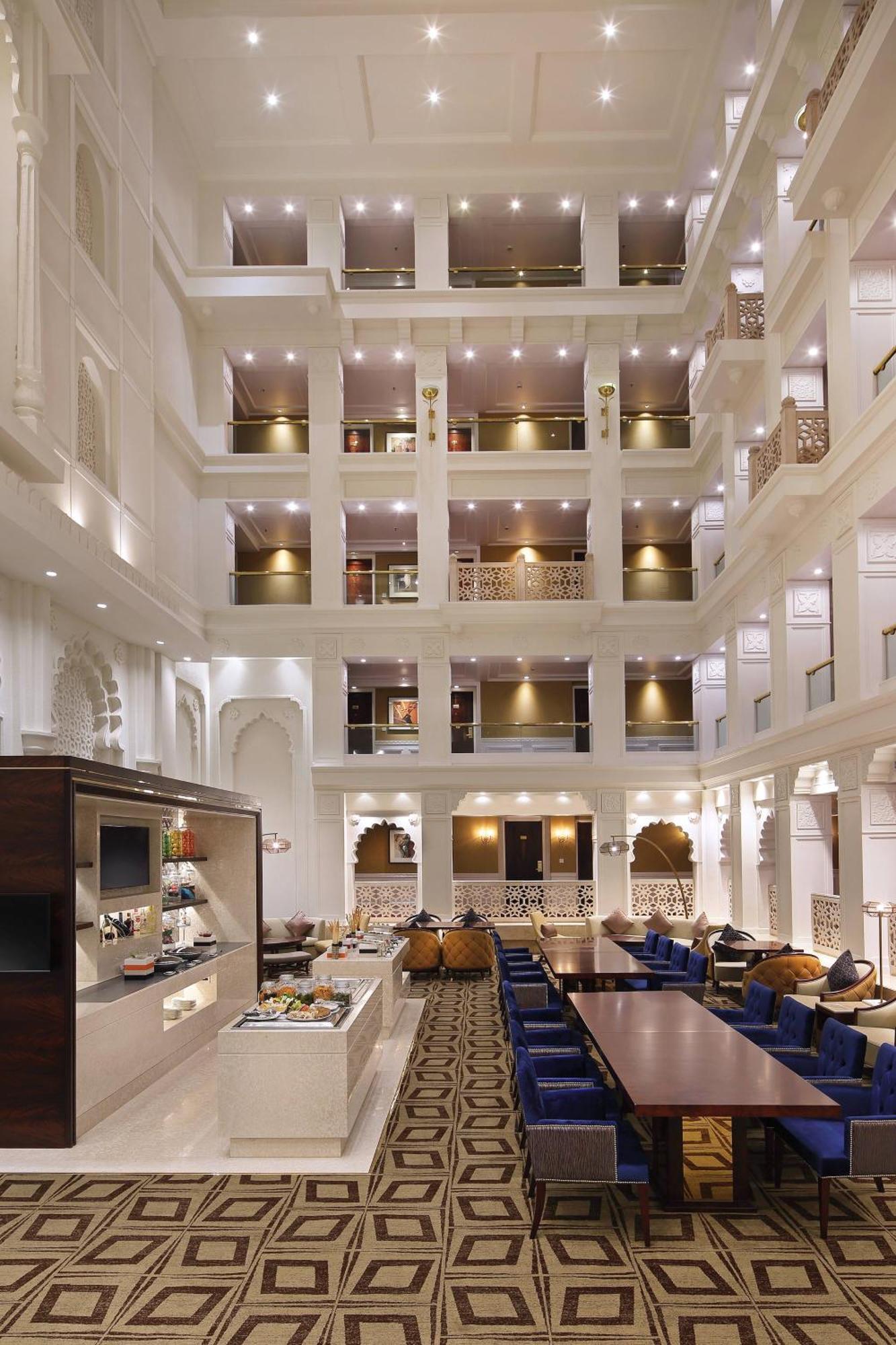 Sheraton Grand Pune Bund Garden Hotel Exteriör bild