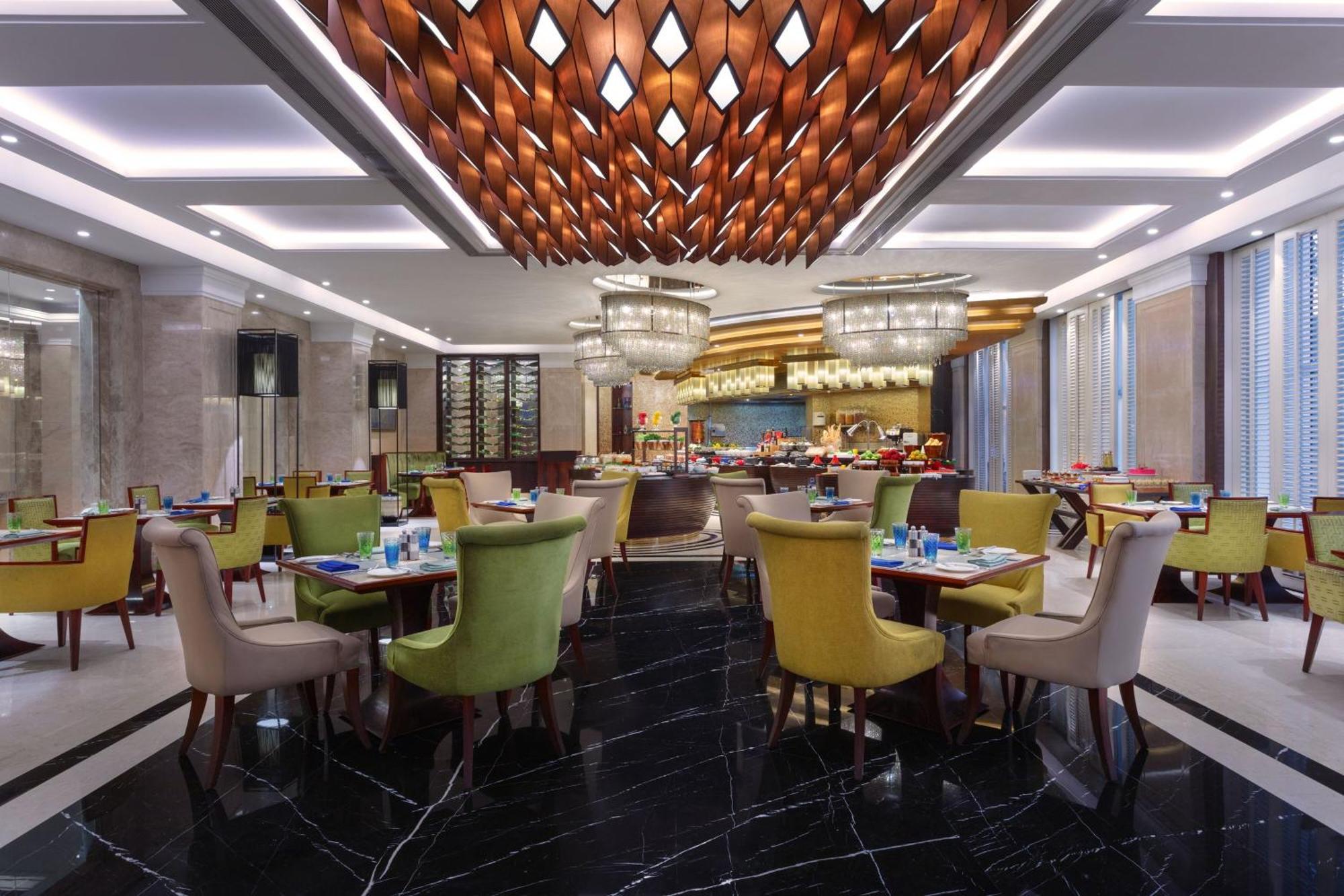 Sheraton Grand Pune Bund Garden Hotel Exteriör bild
