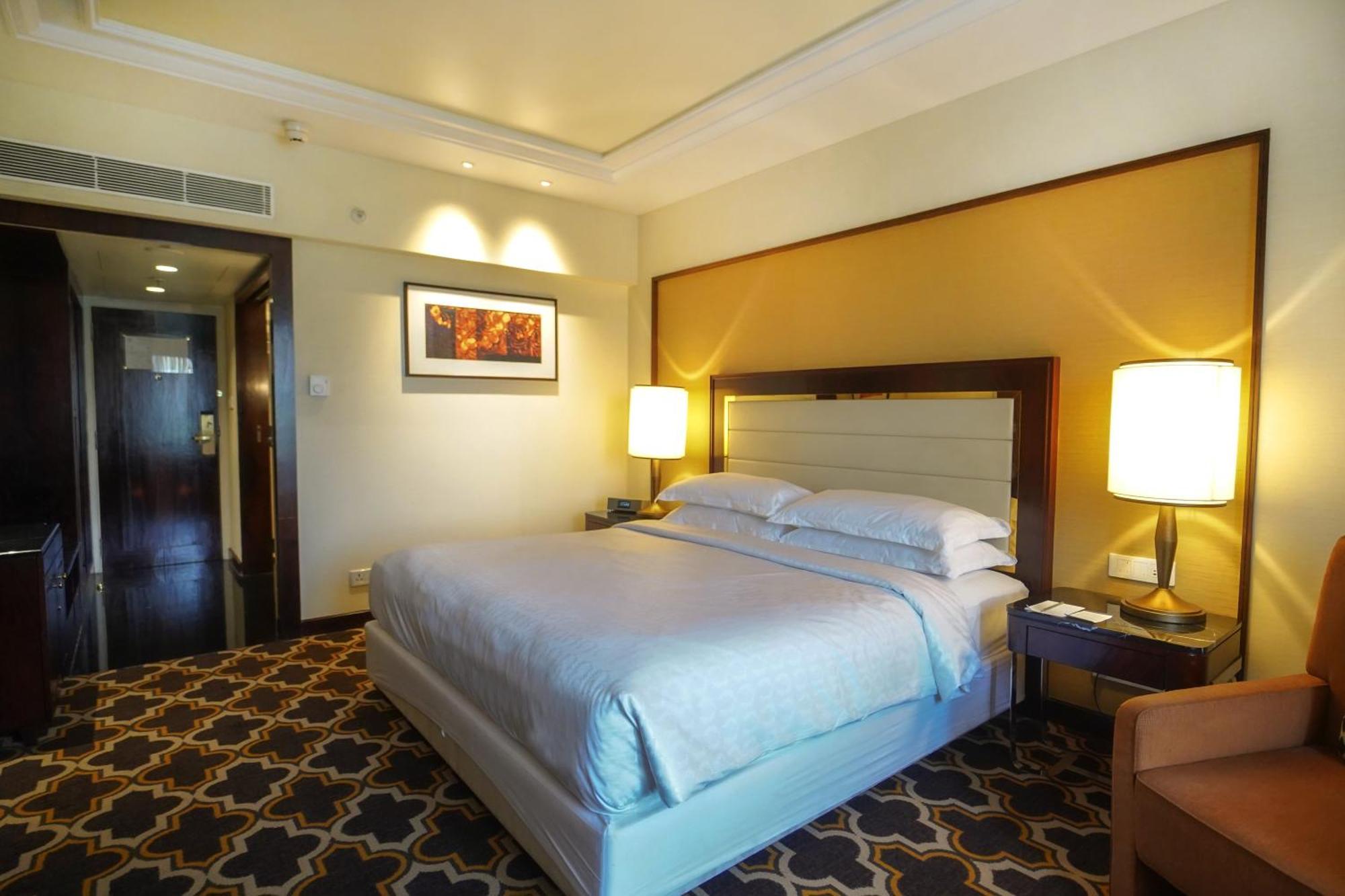 Sheraton Grand Pune Bund Garden Hotel Exteriör bild
