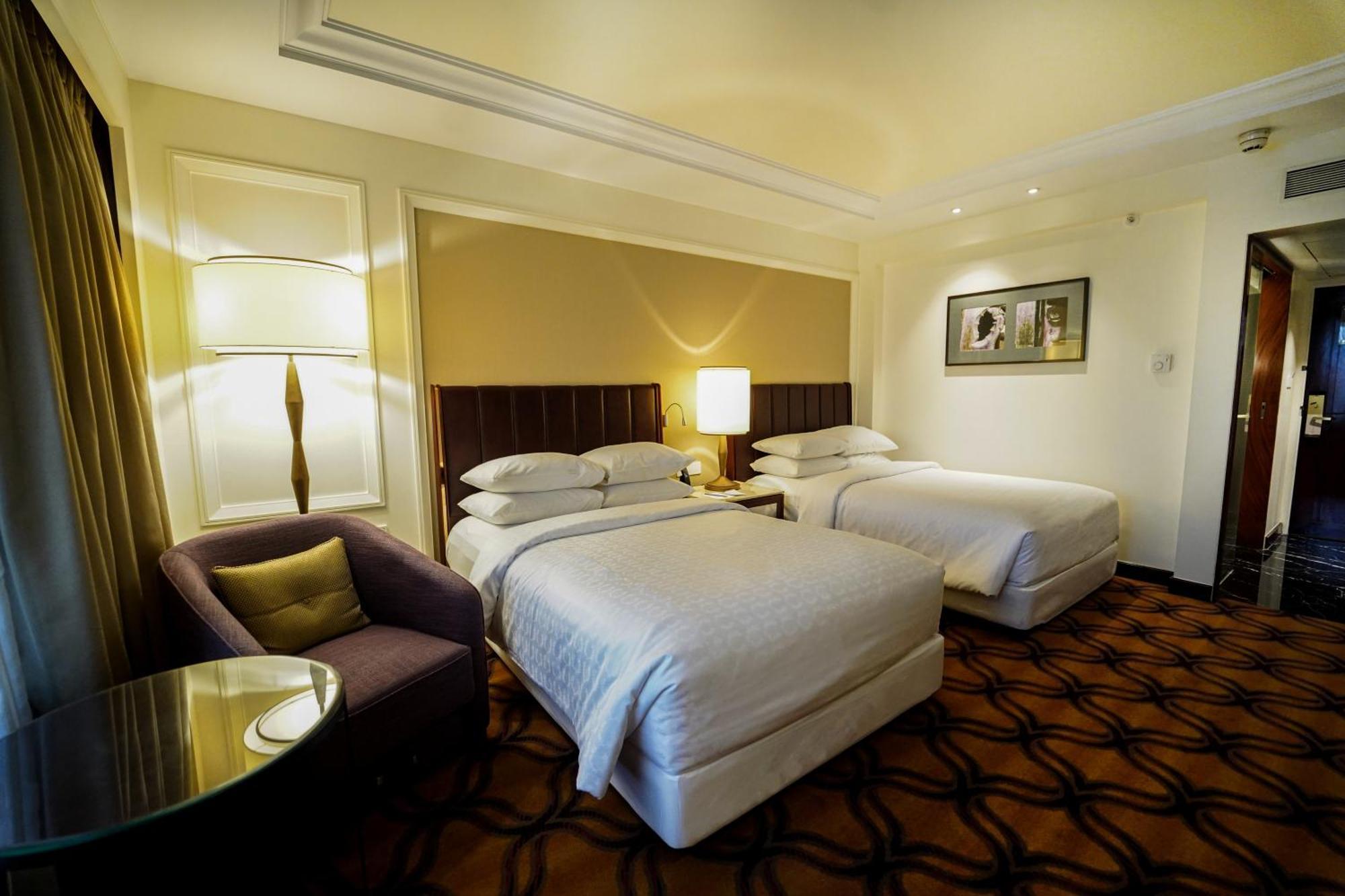 Sheraton Grand Pune Bund Garden Hotel Exteriör bild