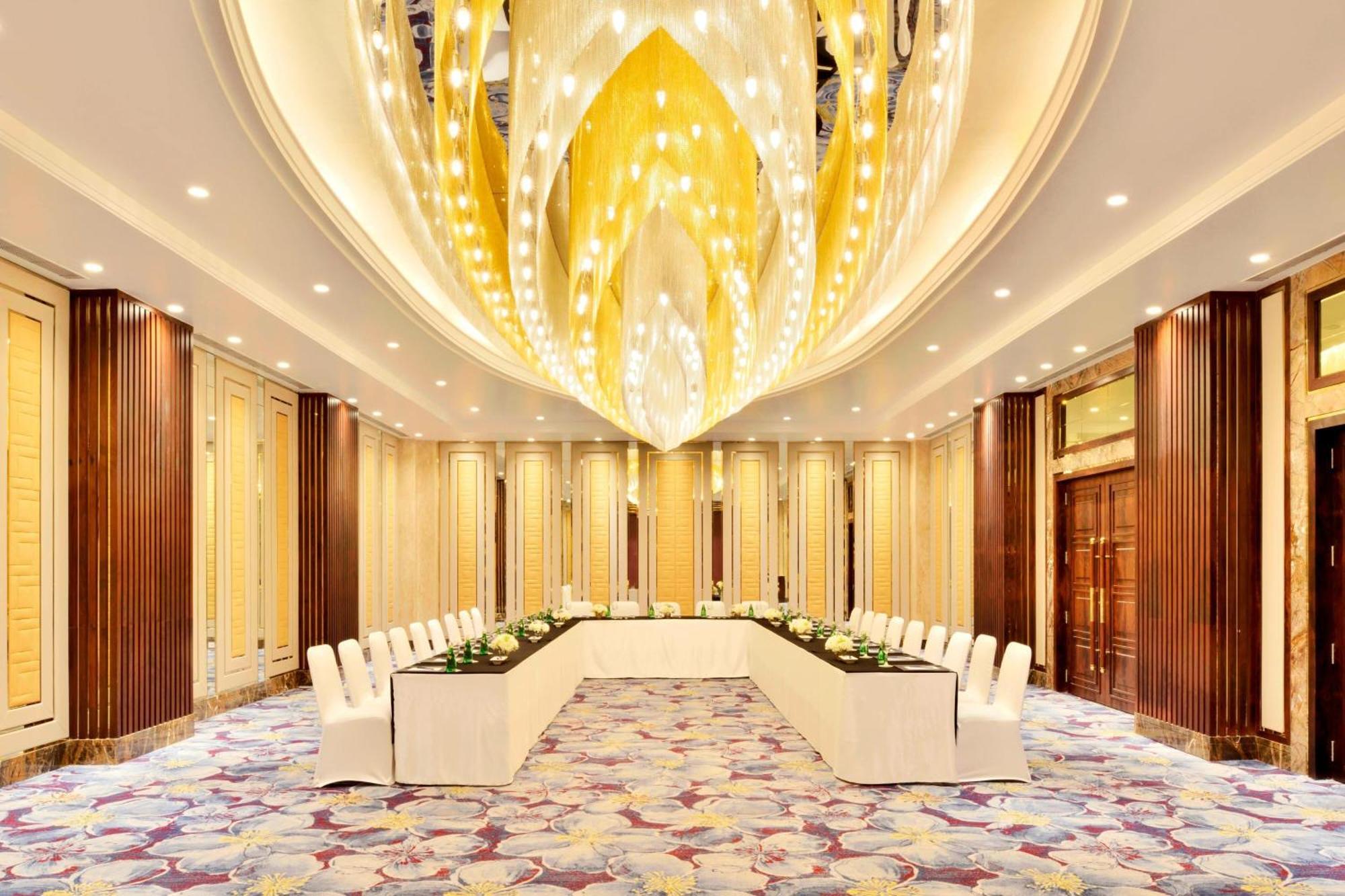 Sheraton Grand Pune Bund Garden Hotel Exteriör bild