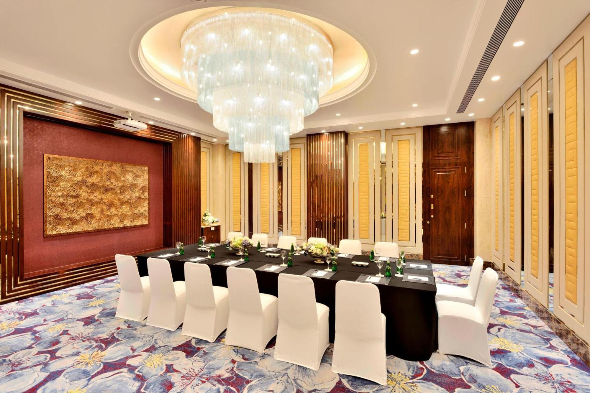 Sheraton Grand Pune Bund Garden Hotel Exteriör bild