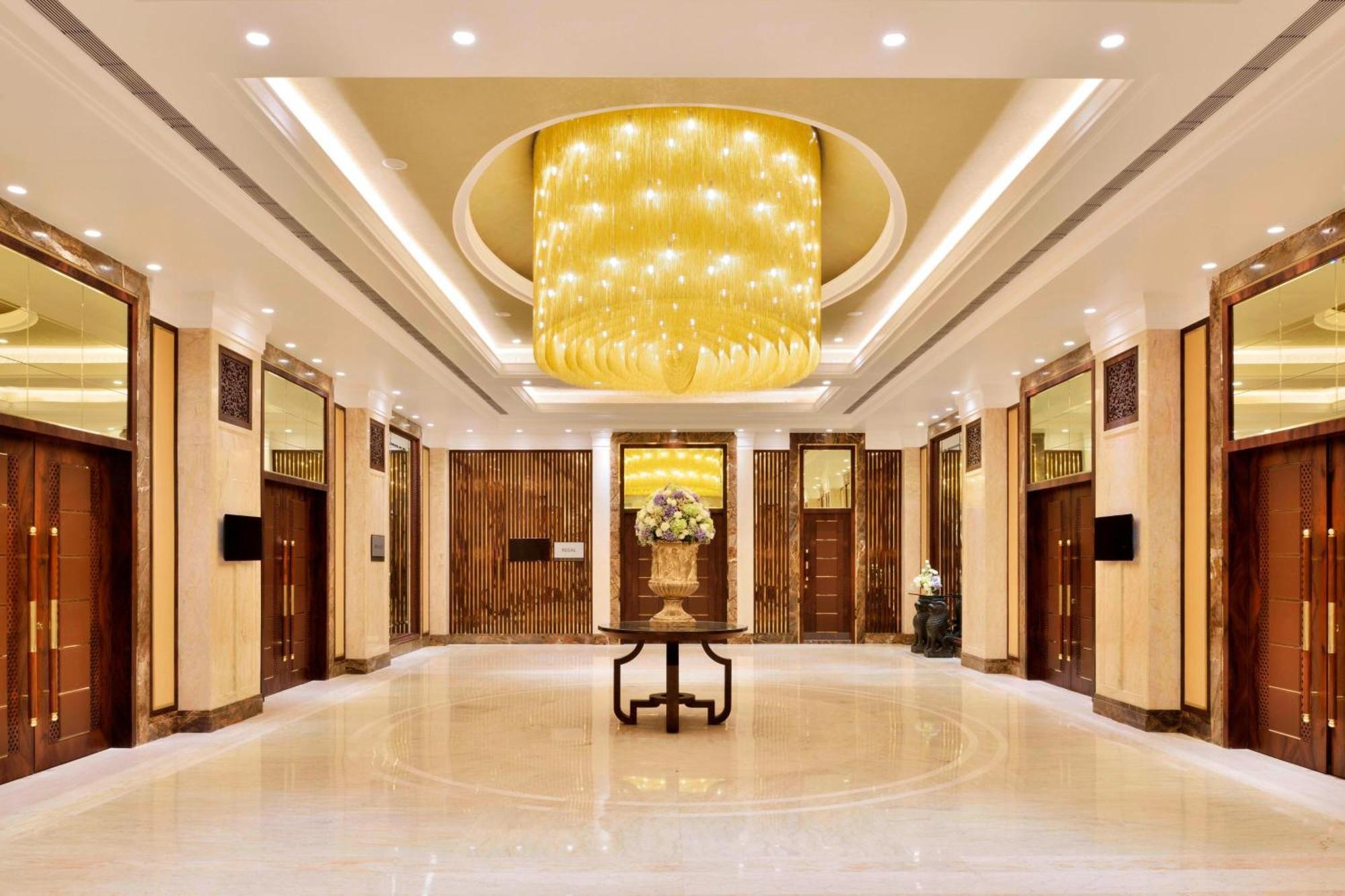 Sheraton Grand Pune Bund Garden Hotel Exteriör bild