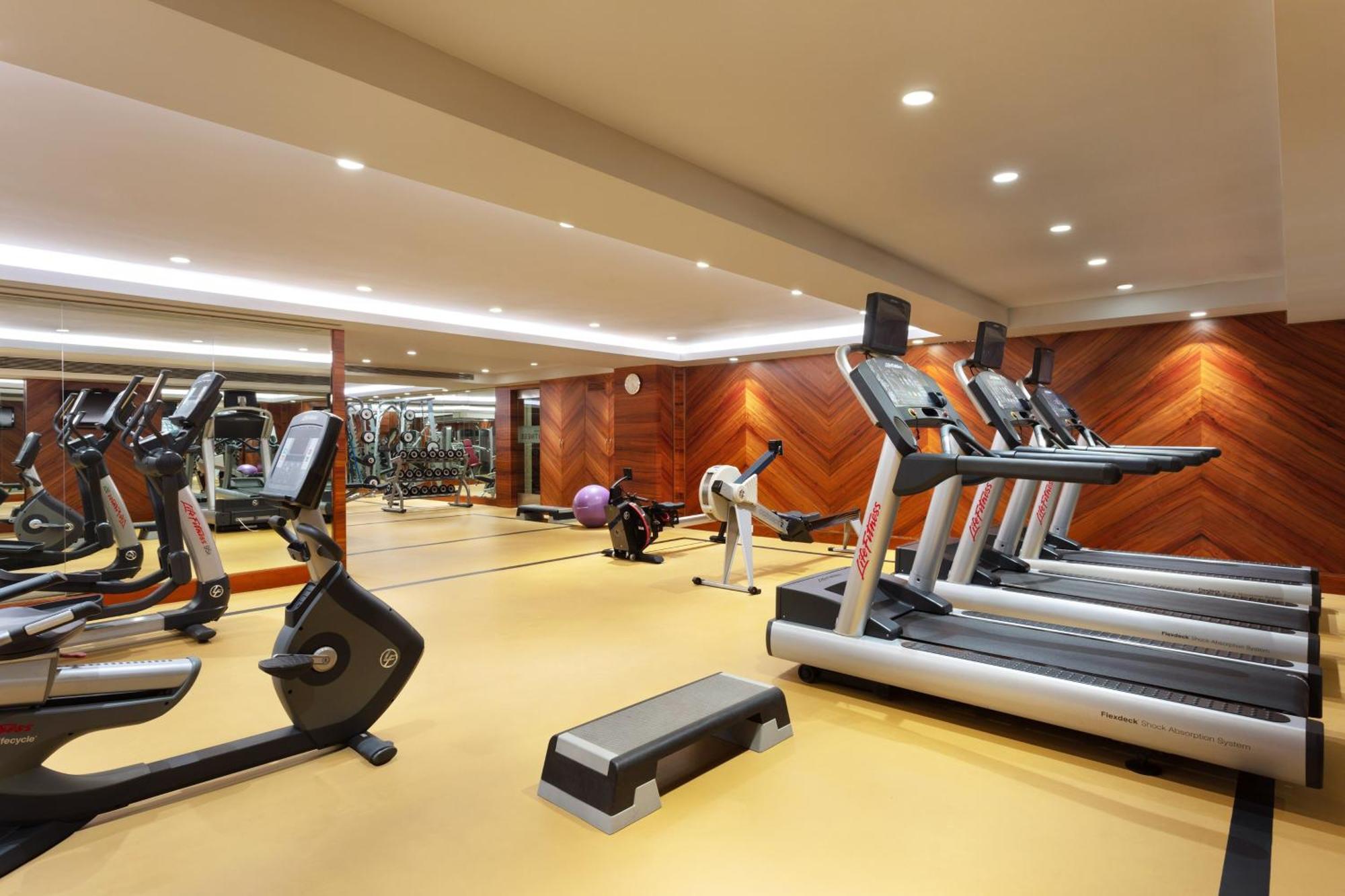 Sheraton Grand Pune Bund Garden Hotel Exteriör bild