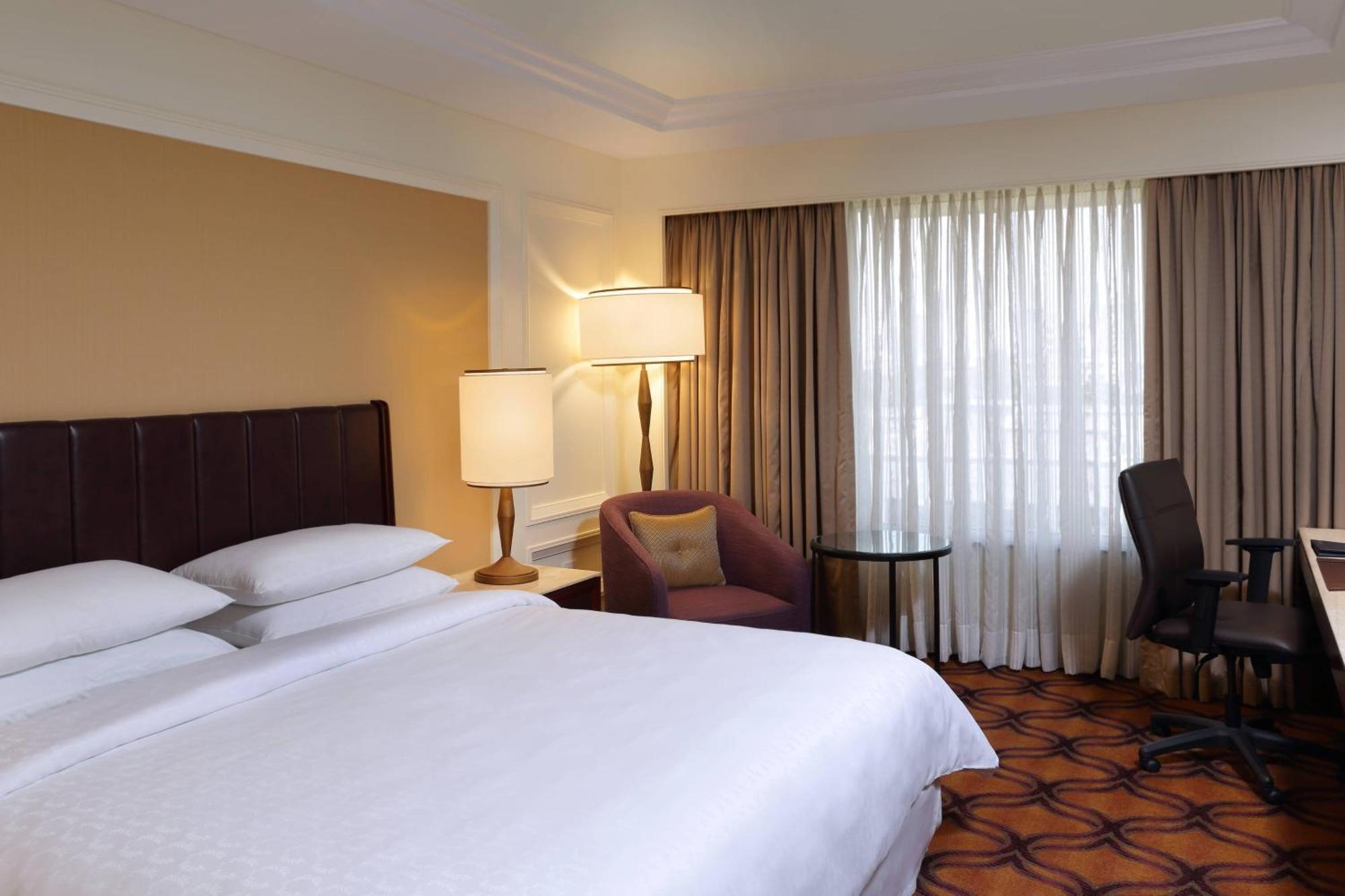 Sheraton Grand Pune Bund Garden Hotel Exteriör bild