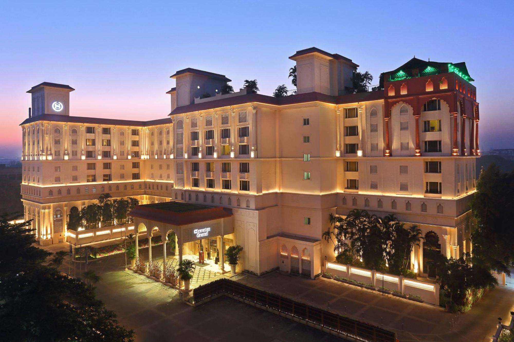 Sheraton Grand Pune Bund Garden Hotel Exteriör bild
