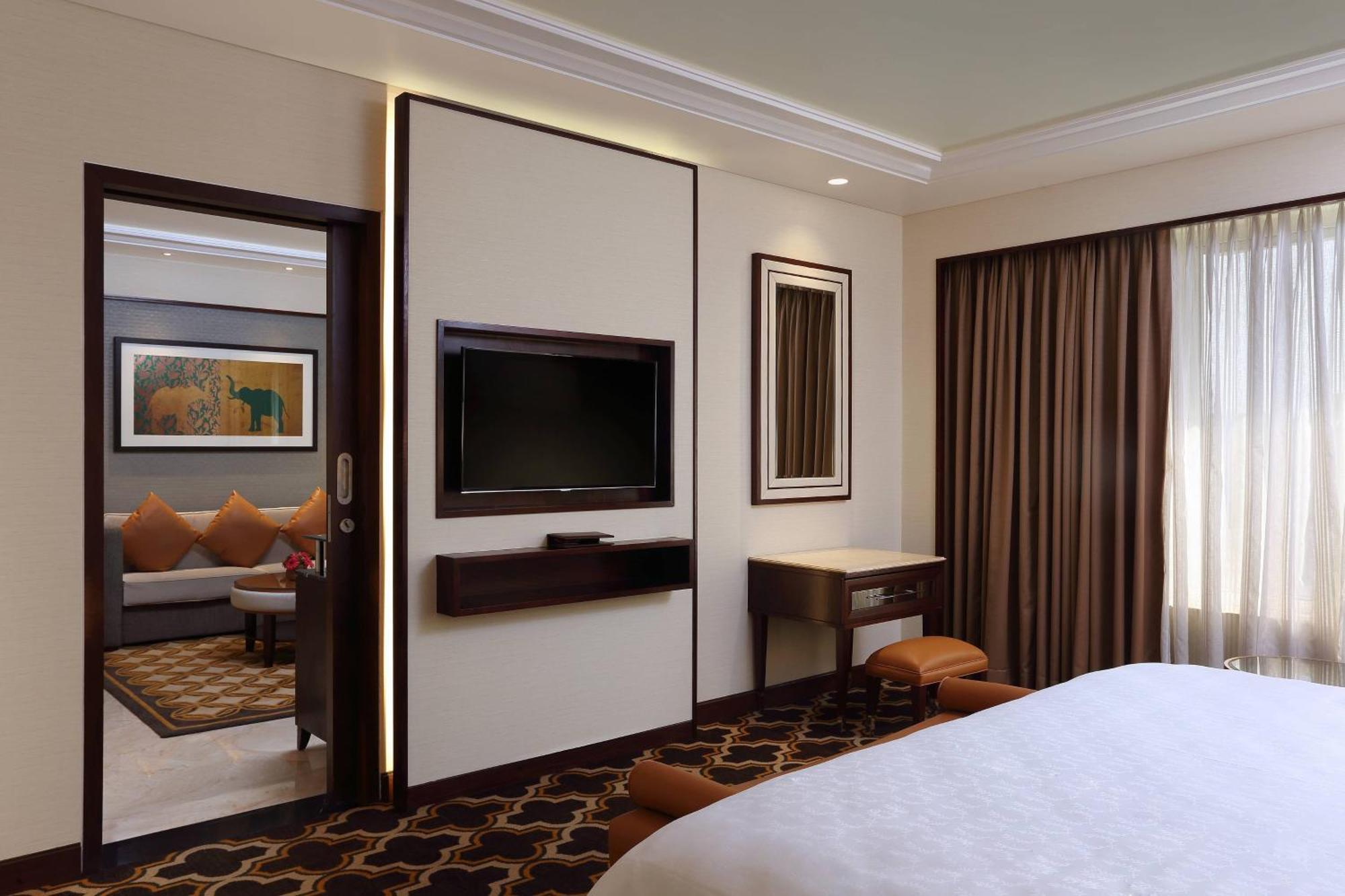 Sheraton Grand Pune Bund Garden Hotel Exteriör bild