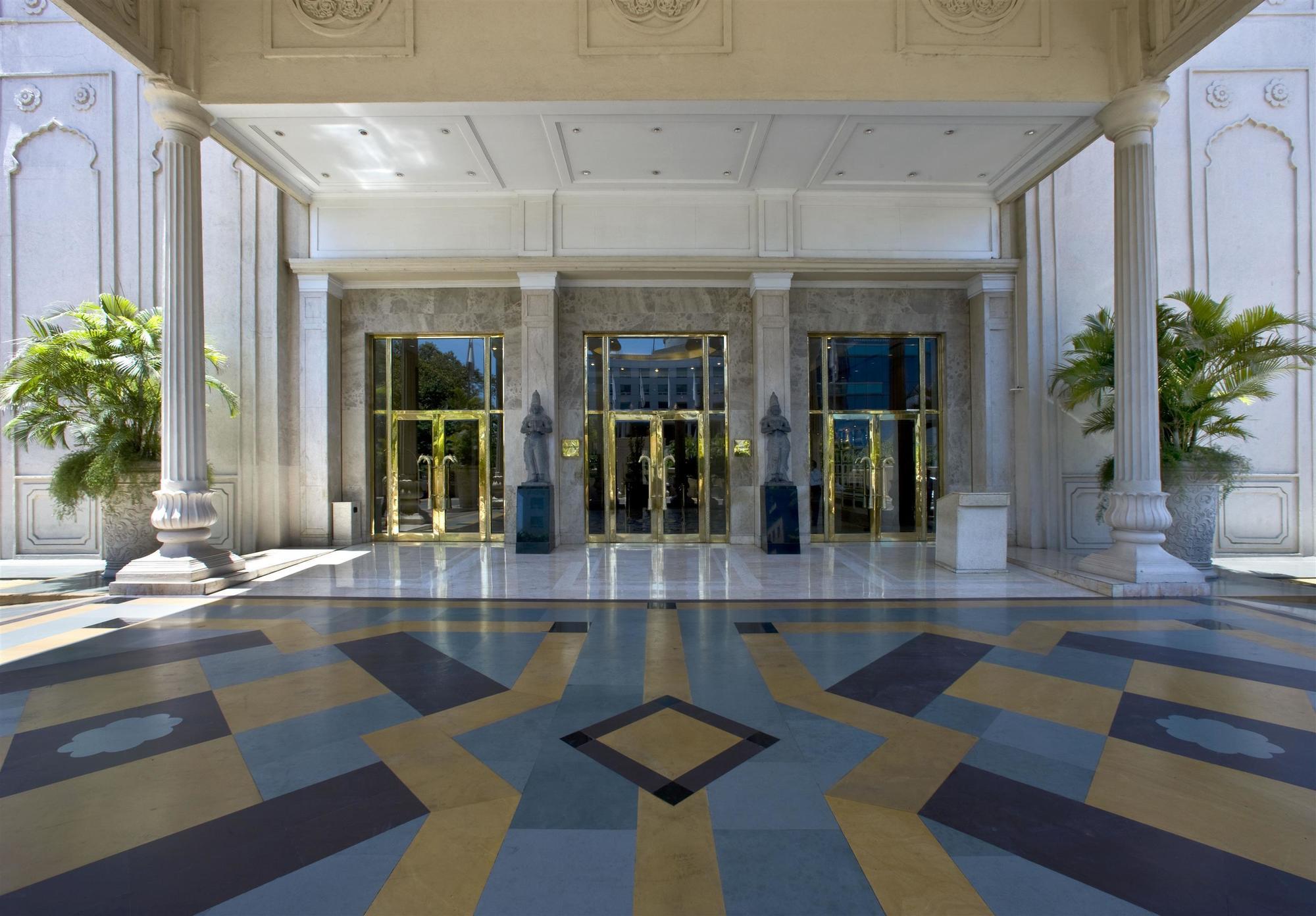 Sheraton Grand Pune Bund Garden Hotel Exteriör bild